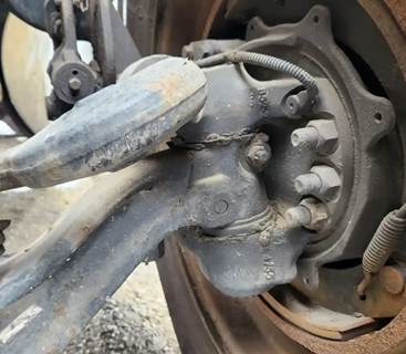 Kenworth T680 Left Spindle