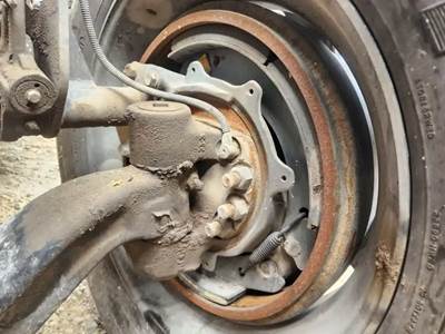 Kenworth T680 Left Spindle