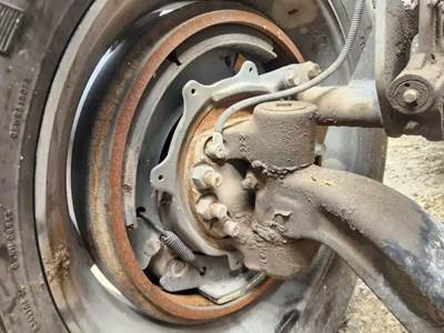 Kenworth T680 Right Spindle