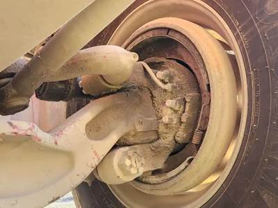 Kenworth T880 Left Spindle