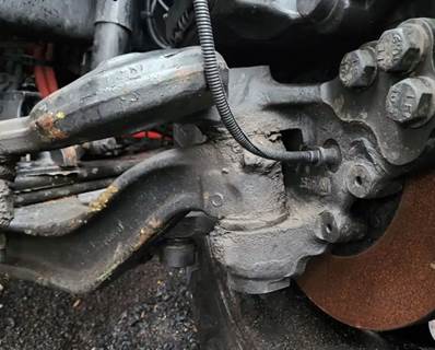 Kenworth T880 Left Spindle