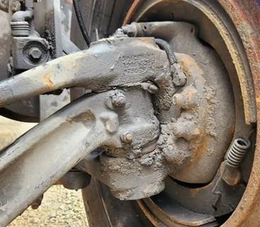 Kenworth T880 Left Spindle
