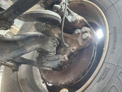 Kenworth T880 Left Spindle