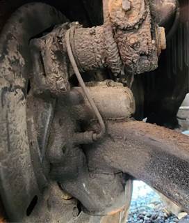 Mack Anthem Right Spindle