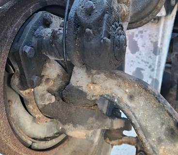 Mack CH613 Right Spindle