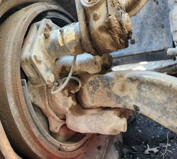 Mack Granite CV713 Right Spindle for a 2006 Mack CV713 Granite