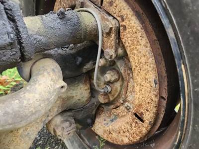 Mack Granite CV713 Left Spindle for a 2004 Mack CV713 Granite