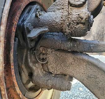 Mack Granite CV713 Right Spindle for a 2007 Mack CV713 Granite