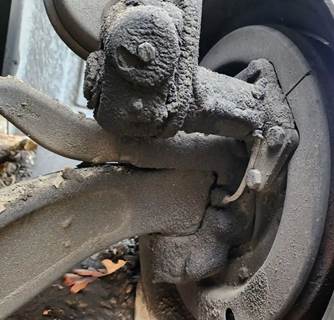 Mack Granite GU533 Left Spindle for a 2018 Mack GU533