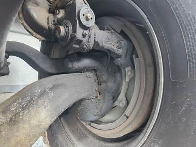 Mack Granite GU713 Right Spindle for a 2016 Mack GU713