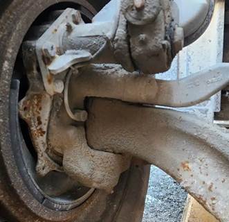 Mack Granite GU813 Right Spindle for a 2017 Mack GU813