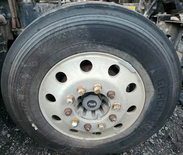 Mack Pinnacle CHU613 Right Spindle for a 2016 Mack CHU613