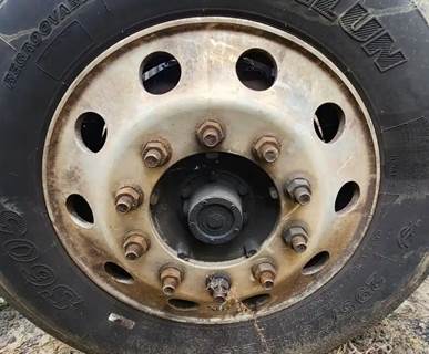 Mack Pinnacle CXU613 Left Spindle for a 2014 Mack CXU613