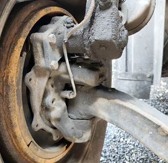 Mack Pinnacle CXU613 Right Spindle for a 2018 Mack CXU613