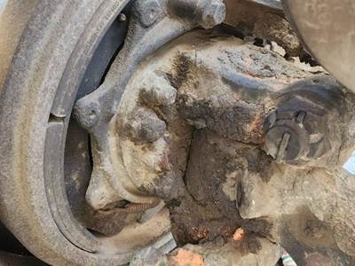 Mack RD688S Left Spindle