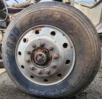 Peterbilt 379 Right Spindle