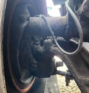 Peterbilt 387 Right Spindle