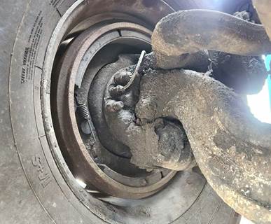 Peterbilt 389 Right Spindle