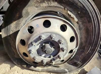 Peterbilt 579 Right Spindle