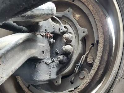 Peterbilt 579 Left Spindle