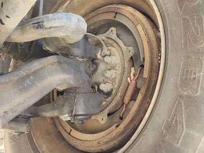 Peterbilt 579 Left Spindle