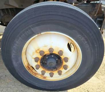 Sterling L7500 Right Spindle