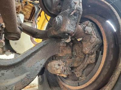 Sterling L7500 Left Spindle