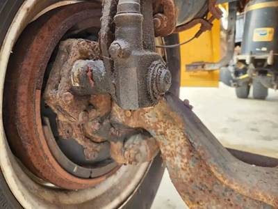 Sterling L7500 Right Spindle