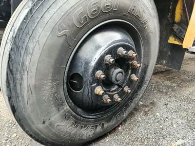 Sterling LT8500 Left Spindle