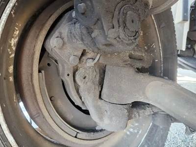 Volvo VNL Right Spindle