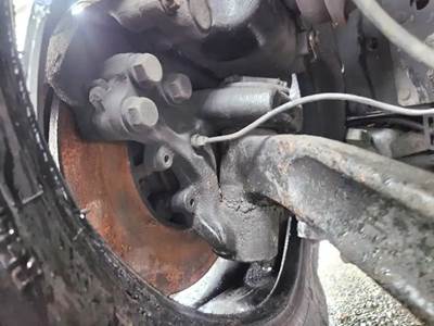 Volvo VNL Right Spindle