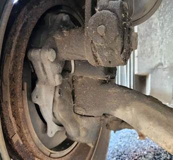Volvo VNL Right Spindle