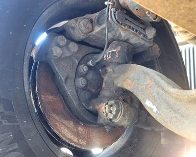 Volvo VNL Right Spindle