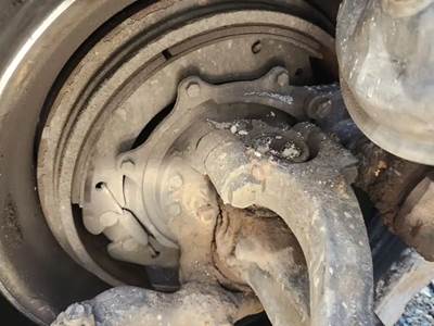 Western Star 4900FA Left Spindle for a 2020 Western Star 4900 FA