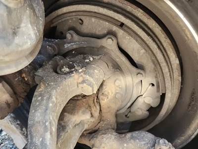 Western Star 4900FA Left Spindle for a 2020 Western Star 4900 FA