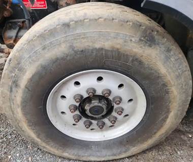 Western Star 4900SA Left Spindle for a 2007 Western Star 4900 SA