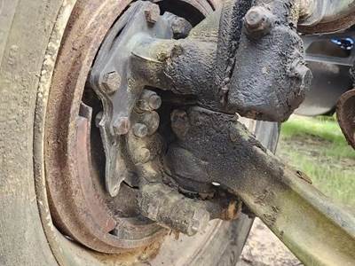 Western Star 5700 Right Spindle