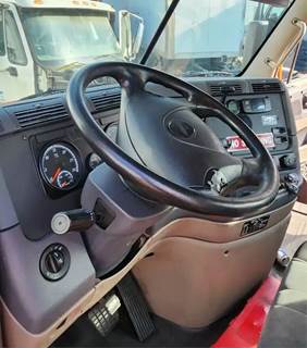 Freightliner Cascadia 113 Steering Column