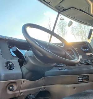 Freightliner Cascadia 113 Steering Column