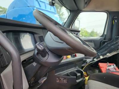 Freightliner Cascadia 116 Steering Column