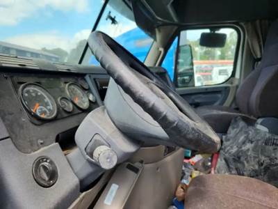 Freightliner Cascadia 125 Steering Column