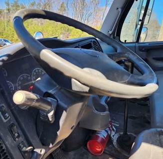 Freightliner M2 112 Steering Column for a 2007 Freightliner M2 112 Medium Duty