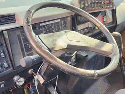 International 2574 Steering Column