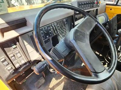 International 2574 Steering Column