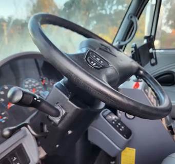 International 4400 LP Steering Column