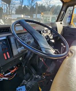 International 4900 Steering Column