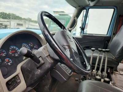 International 7400 Steering Column