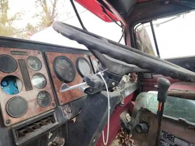 International 9400 Steering Column