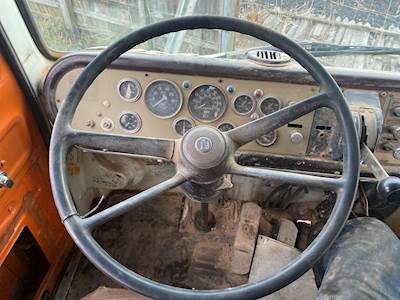 International CO-1750B Steering Column