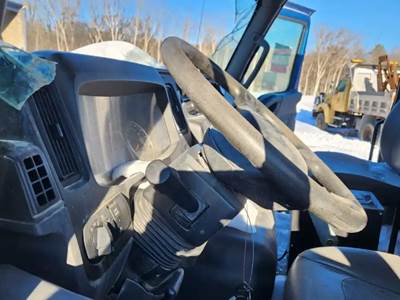 International HV613 Steering Column